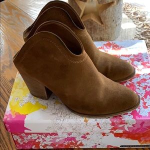 Chinese Laundry Bootie 6.5